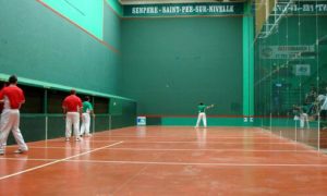 Trinquet-main-nue(1)